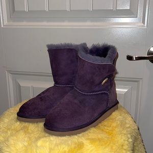 purple Uggs .